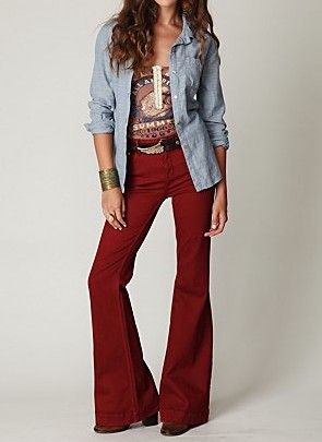 Finding inspiration to wear bootleg jeans again, since I'm always in skinnies Flare Pants Outfit, Free People Flares, Red Flare, Estilo Hippie, Hippie Look, Red Jeans, Bottom Jeans, Fashion Business Casual, Free People Clothing Boutique