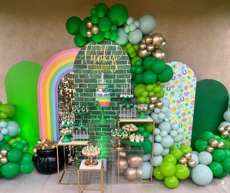 St Patrick Day Theme Party, Lucky Charm Gender Reveal, Lucky Birthday Theme, St Pattys Baby Shower Theme, Lucky Charms Baby Shower Theme, Lucky Charm Baby Shower Ideas, Table Grazing, March Baby Shower, Sant Patrick