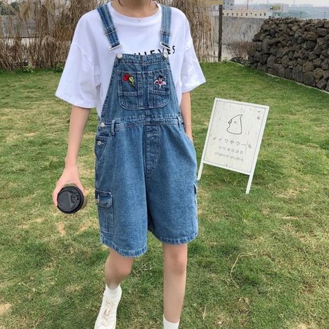 d72fbbccd9fe64c3a14f85d225a046f4desc47292318ri Short Jumper Outfit, Jumper Shorts Outfit, Overalls Shorts Outfit, Korean Jumpsuit, Short Jumpsuit Outfit, Shorts Embroidery, Jumper Shorts, Jumpsuit Denim, Overall Outfit