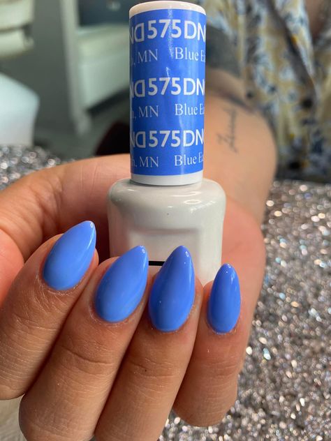 Plain Colour Gel Nails, Dnd Pittsburgh Blue, Aquamarine Nail Color, Dnd Blue Earth, Dnd Gel Blue Colors, Nail Colors Plain, Dnd Blue Nails, Blue Dnd Gel Polish, Nail Inspo Plain