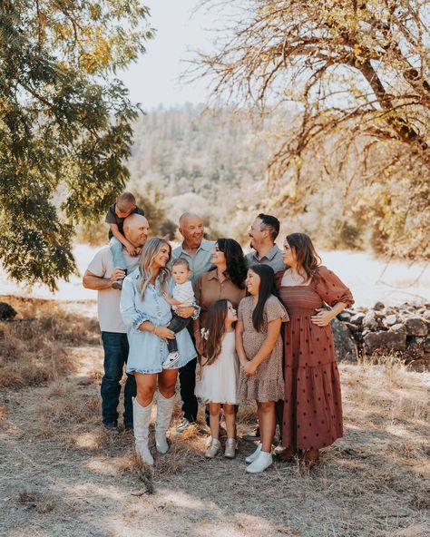 family photos are a favorite of mine because they truly are so special. it’s the memories that you make and you get to remember those times looking back at these photos whether it’s a week from now or even 10 years later. they’ll always be cherished. #family #familyphotos #familyphotography #familyphotographer #californiaphotographer #sacramentophotographer #truckeephotographer #auburnphotographer #grassvalleyphotographer #photographer #photography Poses In Woods, Family Photos In Woods, Large Family Photo Outfits, Older Family Photos, Large Family Pictures, Family Photo Poses, Fam Pics, Family Photo Pose, Extended Family