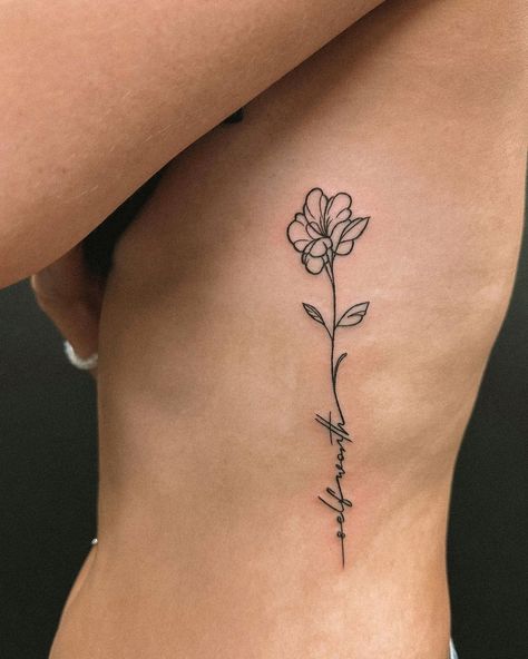 20 Beautiful and Meaningful Flower Tattoo Ideas for Women - Tikli Side Torso Tattoos For Women Small, Tattoo Ideas For Women Side Rib, Girly Side Tattoos, Flower Rub Tattoos, Neat Tattoos For Women, Female Tattoos Side Ribs, Lotus Flower Tattoo Ribcage, Side Floral Tattoos Women, Rib Birth Flower Tattoo