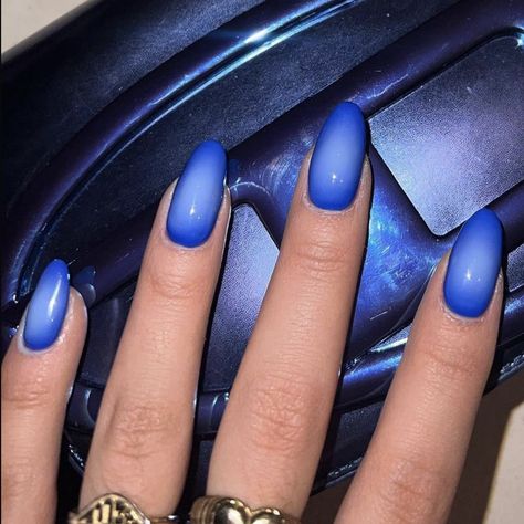 Royal Blue Aura Nails, Purple Blue Nails Designs, Mediterranean Blue Nails, Dark Blue Aura Nails, Manicure Ideas Blue, Unique Blue Nails, Aura Nails Almond, Nails For Blue Dress, Blue Aura Nails