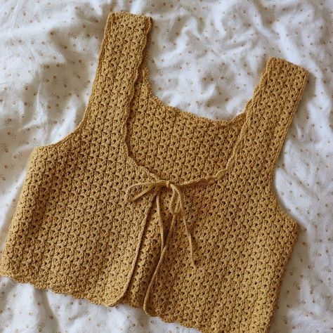 Crochet Vest Design, Crochet Vest Outfit Aesthetic, Summer Crochet Vest, Medium Hair Cuts With Bangs And Layers, Crochet Summer Vest Free Pattern, 70s Crochet Vest, Crochet Open Vest, Crochet Flower Vest, Crochet Summer Vest