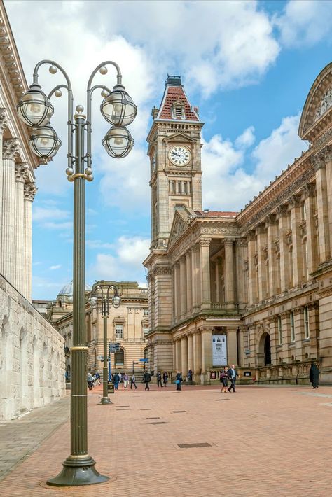 Birmingham Museum & Art Gallery, England-Stock Photo University Of Birmingham, United Kingdom Travel, Uk City, Birmingham Uk, Birmingham City, Birmingham England, London Art, England Uk, England Travel