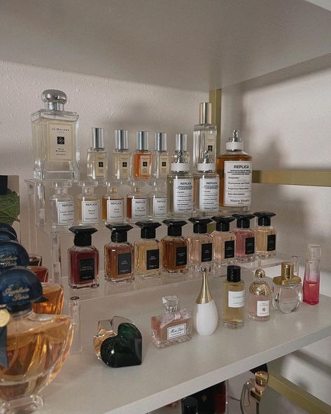 I need more perfume minis in my collection. Do you like collecting minis? . . . . . . . . . . . . . . . . . . . . Luxury, womens perfume, layering combo, beautiful perfumes, perfume suggestion, perfume content, perfume collection, perfume addict, designer perfume, beauty #Nicheperfume #nicheperfumes #perfumecollection #perfumecollector #fragrancecollection #fragrancecollector #perfumes #fragrances #parfums #fragcomm #fraghead #scentoftheday #sotd #nichefragrance #nichefragrances #nichepar... Mini Perfume Collection Aesthetic, Content Perfume, Mini Perfume Collection, Niche Perfume Collection, Perfume Content, Perfume Collection Display, Perfume Layering, Beauty Display, Mini Parfum