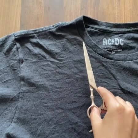 How to Cut a T Shirt and Look Chic in 2024 Cut Tshirt Diy Neckline V Neck, Cut T Shirt Neckline, Diy Necklines, Cut Tshirt Diy, Low Cut Shirt, Tshirt Makeover, Old Shirts, Women Magazines, Team T Shirts