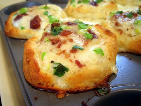 Breakfast Recipes Using Canned Biscuits, Biscuit Egg Cups, Recipe Using Canned Biscuits, Biscuit Cups, Egg Biscuits, Breakfast Casserole Bacon, Best Breakfast Casserole, Canned Biscuits, Biscuit Bake