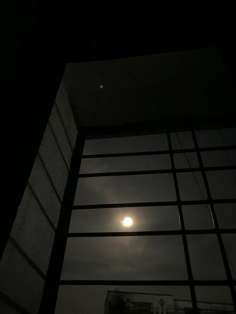 Moon Pics Night, Night View Aesthetic, Good Night Snap, Night Out Snap, Night Moon Aesthetic, Night Snaps, Night Sky Aesthetic, Snap Night, Night Snap