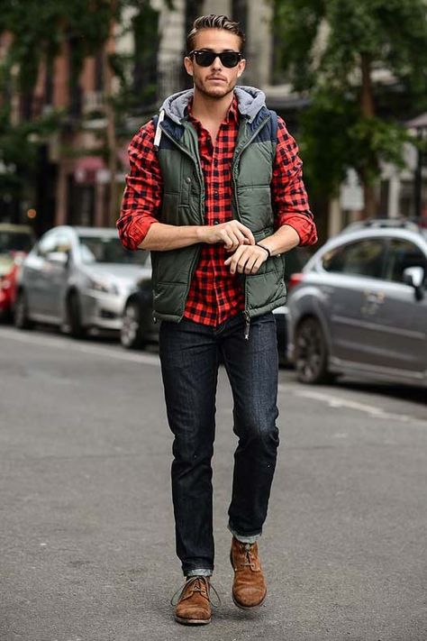 Hooded Vest + Flannel Comfy Winter Fashion, Mens Fall Outfits, Winter Mode Outfits, Hipster Mens Fashion, Winter Stil, Mens Fashion Fall, Herren Outfit, Modieuze Outfits, Mens Fashion Suits