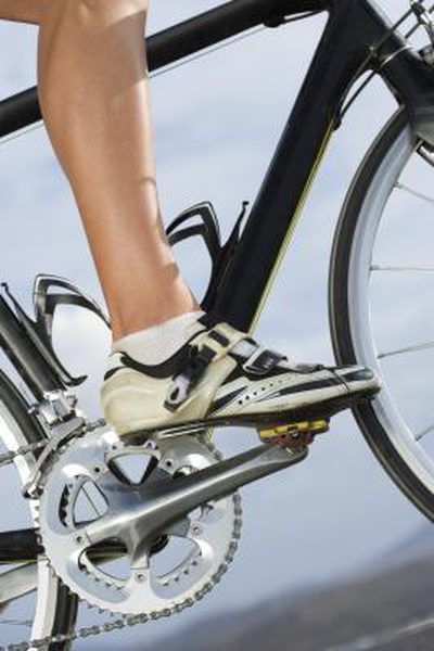 Knowing where to place your foot on the pedal of a bike and how to employ the proper pedal stroke can make you a more efficient rider. Todd Carver, a biomechanist at Colorado's Boulder Center for Sports Medicine, says that having proper pedaling technique can help you ride at the same pace but with a heart rate of ... Road Cycling Shoes, Professional Cycling, Narrow Shoes, Bike Store, Winter Cycling, Cycling Art, Calf Muscles, Bike Pedals, Cycling Shoes