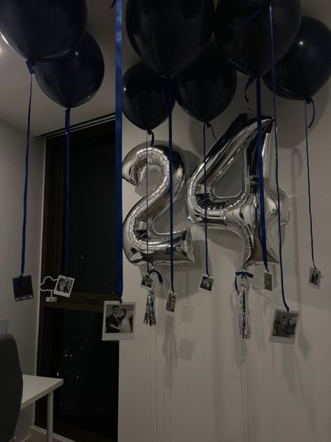 Balloon With Photos Hanging, Hanging Pictures From Balloons, Polaroid Pictures Hanging From Balloons, Photo Balloons Ideas, Balloons With Photos Attached, Pictures On Balloon Strings, Balloon With Pictures Hanging, House Of Balloons Party The Weeknd, House Of Balloons Aesthetic Party