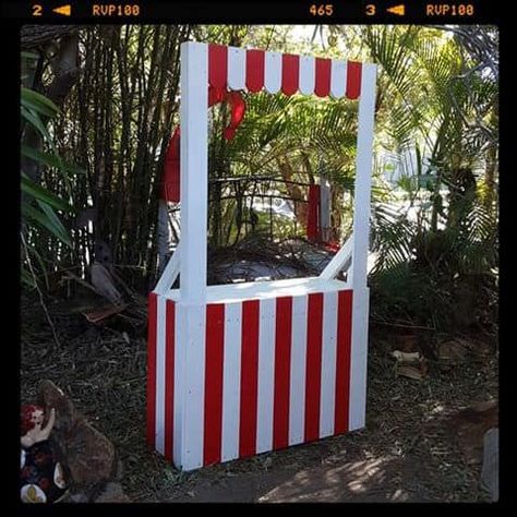 Pallet Photo Booth, Repurposed Pallets, Cable Spools, Carnival Booths, Lemonade Stands, Puppet Theaters, Best Lemonade, Diy Carnival, Creepy Carnival