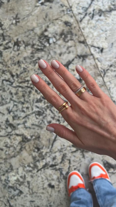 Cartier Ring Stack, Gold Bracelets Stacked, Cartier Love Ring, Classic Nails, Jewelry Accessories Ideas, Dope Jewelry, Ring Stack, Pink Vibes, Cartier Love