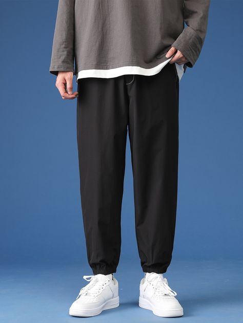 Black Sweatpants Outfit Men, Carrot Pants Outfit, Black Sweatpants Outfit, Black Joggers Outfit, Mens Joggers Outfit, Black Trousers Outfit, Mens Pants Fashion Casual, Black Outfit Men, Jogger Pants Outfit