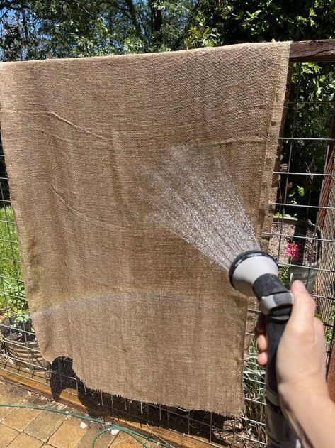 Burlap Weaving Projects, Burlap Tablecloth Ideas, Burlap Valances For Windows, Burlap Diy Decor, Burlap Privacy Screen, Uses For Burlap Fabric, Burlap Curtains Diy Kitchen, Burlap Wall Covering, Burlap Window Shades