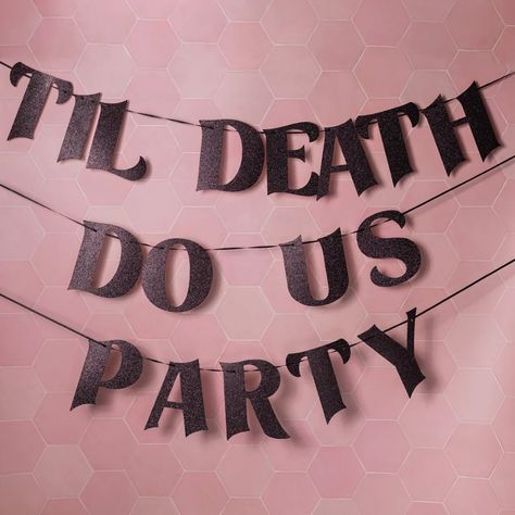 Black Bachelorette Party, Glitter Banner, Bachelorette Decorations, Bachelorette Party Bride, Barbie Wedding, Glitter Letters, Reception Party, Tying The Knot, Bridesmaid Proposal Gifts