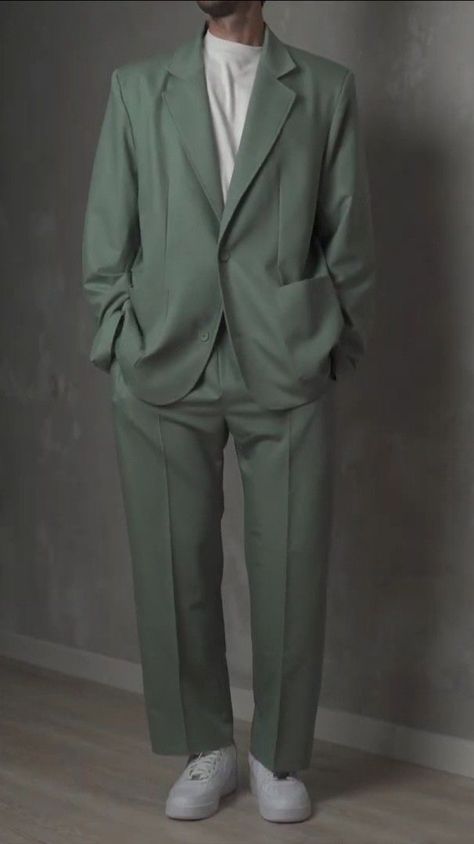 Suit Ideas For Men Prom, Green Suit Prom, Prom Men Outfit Ideas, Prom Boys Outfit, Graduation Outfit Ideas Men, Guys Prom Outfit, Graduation Suit, Boy Prom Outfit, Prom Outfits For Guys