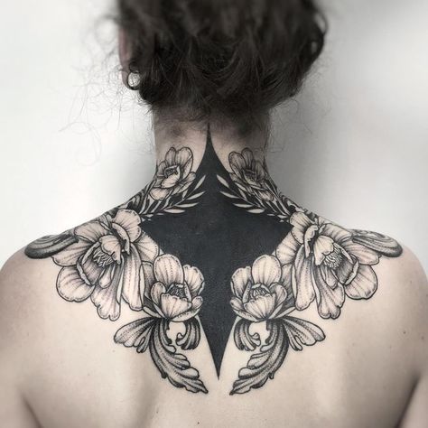 Black Back Piece Tattoo, Large Back Of Neck Tattoo, Back Of Neck Cover Up Tattoo, Upper Back Neck Tattoo For Women, Dark Cover Up, Chest Piece Cover Up Tattoo, Back Piece Cover Up Tattoo, Black And White Cover Up Tattoo, Black Out Back Tattoo