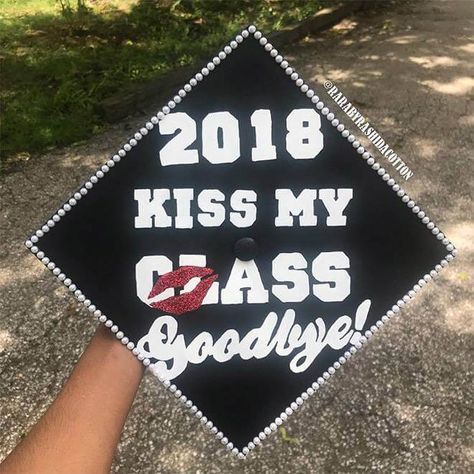 Funny Grad Caps High School, Funny Cap Ideas For Graduation, Graduation Hat Designs Funny, Cap Decoration Graduation High School Funny, Funny Caps For Graduation, Car Themed Graduation Cap, Graduation Poster Ideas Signs Funny, Cool Cap Ideas, Grad Cap Inspo Funny