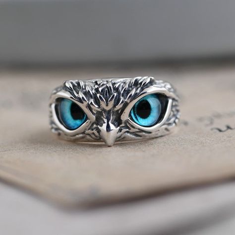 👀 See the world through the stunning eyes of this Silver Owl Eye Ring! 😍✨ With intricate detailing and a mesmerizing design, this ring will add a touch of elegance to any outfit. Get it now for just $14.99! 💰 #SilverOwlRing #JewelryLovers #Fashion #Trendy #Accessorize #OwlLovers #UniqueDesign #Affordable #LimitedStock #ShopNow #taiku Shop Now https://taiku.shop/products/cross-border-men-and-women-simple-design-owl-ring Retro Rings, Golden Deer, Owl Ring, Owl Eyes, Cats Phone Case, Silver Owl, Puppy Supplies, Retro Ring, Modern Mom