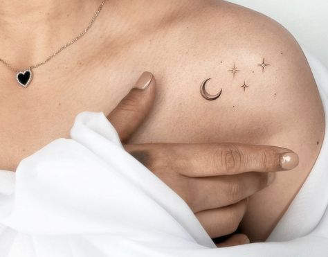 Moon Stars Tattoo, Star Tattoo On Shoulder, Moon Star Tattoo, Small Moon Tattoos, Stars Tattoo, Horoscope Tattoos, Moon Tattoo Designs, Petite Tattoos, Star Tattoo