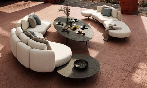 Organix Lounge - Royal Botania - Indulge in finesse Dubai Penthouse, Deep Seated Sofa, Royal Botania, Latest Living Room Designs, Outdoor Living Furniture, Outdoor Furniture Collections, Dream Apartment, Outdoor Sectional Sofa, Home Collections