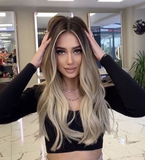 Ombré Hair Blonde, Blond Ombre Hair, Ombré Blonde Hair, Ombre Blonde Hair, Blonde Looks, Baylage Hair, Blonde Hair With Roots, Sombre Hair, Kadeřnické Trendy