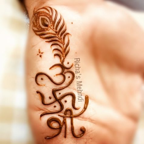 Krishna Mehndi Tattoo, Groom Mehendi Designs Simple, Krishna Mehendi Designs, Morpankh Mehandi Design, Krishna Mehandi Design, Krishna Mehndi Designs, Krishna Mehndi, Mehndi Designs Bridal Hands, Rose Mehndi Designs