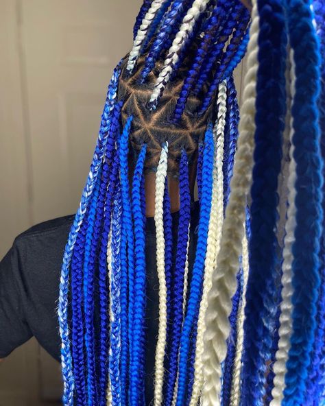 Blue And White Braids For Black Women, Black Blue And Blonde Knotless Braids, Blue And Pink Box Braids, Blue And Blonde Knotless Braids, Blond And Blue Braids, Knotless Box Braids Blue, Blue And Blonde Box Braids, Blue And Black Box Braids, Blue And White Braids