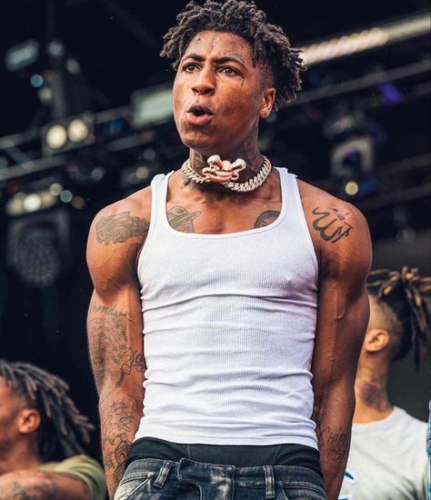 Nba youngboy performing at the rolling loud concert Youngboy Wallpaper, Nba Lebron James, Nba Funny, Nba Video, Nba Baby, Rapper Style, Nba Outfit, Nba Memes, Nba Fashion