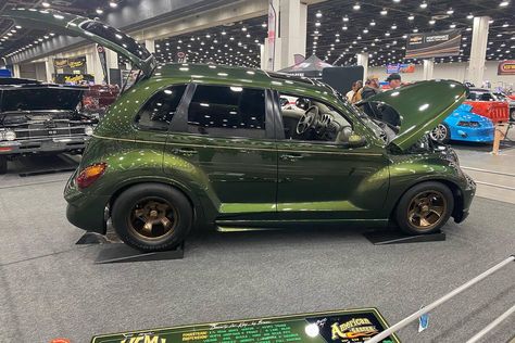 This V8-Swapped RWD Chrysler PT Cruiser Build Is Impossible to Hate Factory Interior, Crate Motors, Chrysler Cars, Mustang Ii, Chrysler Pt Cruiser, Golf 7, Awesome Cars, Pt Cruiser, Rear Wheel Drive