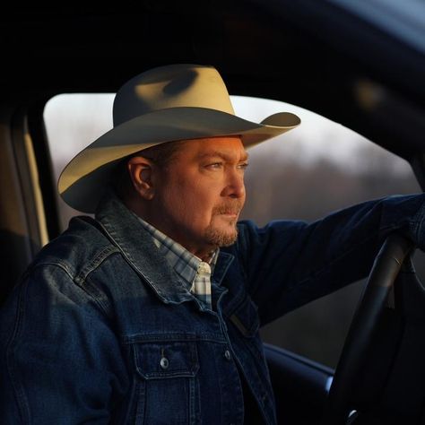 Tracy Lawrence, Country Music Artists, Ben Affleck, 1k Followers, Country Music, Music Artists, Selfies, Short Videos, Twitter Image