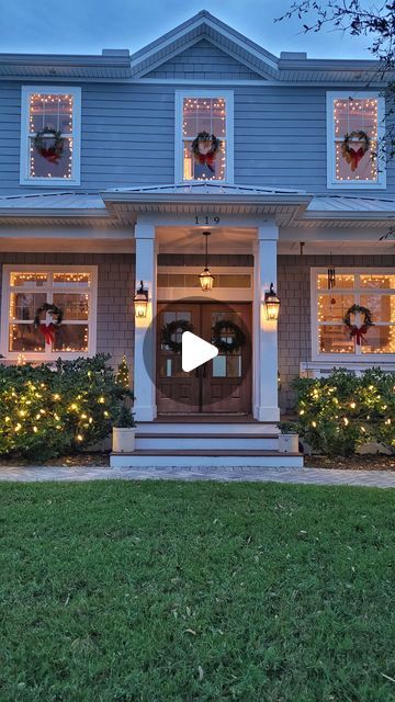 Jess Davis on Instagram: "✨Christmas light hack✨ if you hate ladders and the cold, try hanging your lights INSIDE your 🪟 this year! Save this for exterior decorating, it is so easy and turns out just like the home alone house🥹

 Use the velcro command strips, they hold best- command hooks in the corners and the small plastic ones in the centers on top and bottom to make sure the lights frame window glass. Run any extra along the base of the window and you get cozy twinkle inside and out! ✨ 

Have you tried this yet? Besides in high school ?😜🤘" Christmas Lights Window Outdoor, Wreath And Candle In Window, House With Wreaths On Windows, Window Christmas Lights Ideas, How To Hang Christmas Lights In Windows, Christmas Lights Around Windows Inside, Christmas Window Lights Indoor, Christmas Lights Windows Indoor, Christmas Lights Inside Window