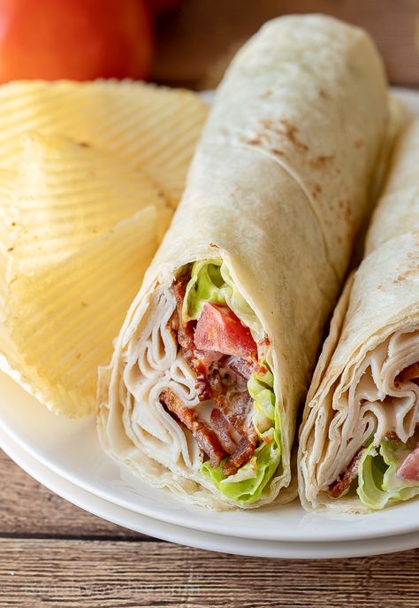 Quick and easy lunch wraps filled with sliced chicken, bacon and ranch dressing. Easy Lunch Wraps, Dressing For Chicken, Bacon Ranch Wraps, Ranch Wraps, Salade Healthy, Chicken Bacon Ranch Wrap, Chicken Bacon Ranch Pizza, Crispy Recipes, Quick Lunch Recipes