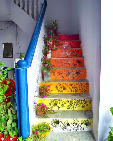 Cool Wall Painting Ideas, Staircase Painting, Staircase Renovation, Wall Painting Ideas Creative, Stair Art, Painted Staircases, Creative Wall Painting, Staircase Wall, Painting For Home