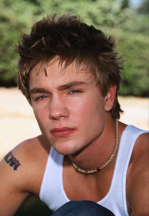 Chad Michael Murray photographed by Frank Trapper, 2001. #chadmichaelmurray #2001 Char Michael Murray, Chad Micheal Murray Teen, Chas Michael Murray, Chad Murray 90s, Chad Michelle Murray, Young Chad Michael Murray, Chad Michael Murray 90s, 90s Haircut Men, 2000 Hairstyles