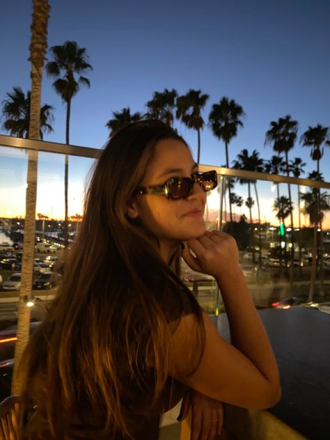 Los Angeles Aesthetic Instagram, Los Angeles Influencer Aesthetic, Los Angeles Picture Ideas, Original Farmers Market Los Angeles, Los Angeles Photo Ideas, Cali Pics, Nyc Beach, La Girl Aesthetic, Los Angeles Girl