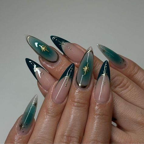 Tyla Met Gala Nails, Manon Blackbeak Nails, Dark Red And Green Nails, Kacey Musgraves Nails, Gem Tone Nails, Green Gold Nail Art, Almond Nails Green Design, Nail Extensions Aesthetic, Gel X Nail Designs Winter