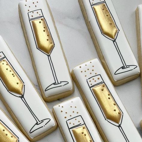 Cheers To 60 Years Cookies, 30 Birthday Cookies Decorated, Champagne Flute Cookies, Champagne Sugar Cookies, Champagne Cookies Decorated, Math Architecture, Champagne Birthday Ideas, Math Cookies, Wine Glass Cookies