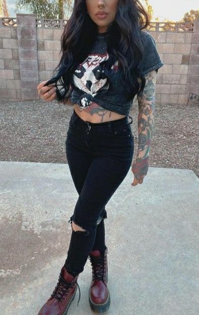 Bailey Sarian Hair Styles, Punk Clothing Women, Biker Aesthetic Outfits Women, Rebelde Concert Outfits Plus Size, Alternative Fall Outfits Grunge, Witchy Alt Outfits, Trendy Grunge Outfits, Everyday Goth Outfits Simple, Edgy Punk Outfits