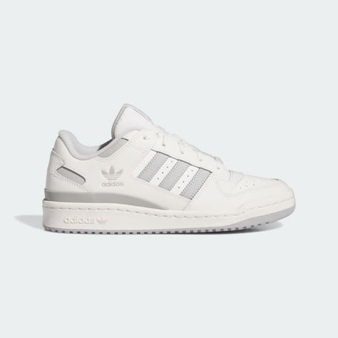 Forum Low Adidas, Grey Sneakers Outfit, Adidas Forum Low Cl, Cute Shoes For School, Basketball Lifestyle, School Wishlist, Adidas White Sneakers, Adidas Forum Low, Sneaker Outfits Women