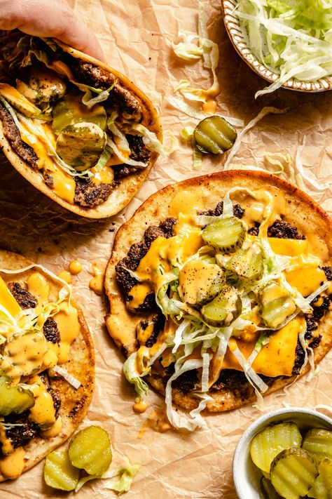 Healthy Smash Tacos, Smashed Hamburger Tacos, Fusion Cuisine Recipes, Big Mac Nachos, Smash Burger Taco Recipe, Unique Taco Recipes, Taco Smash Burgers, Smashburgers Recipe, Taco Ideas For Dinner