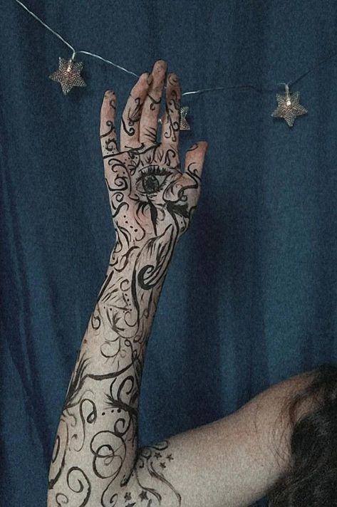 Feyre’s Arm Tattoo, Feyre Arm Tattoo Acotar, Illyrian Tattoos Acotar, Acotar Hand Tattoo, Feyres Tattoo Hand, Acotar Sleeve Tattoo, Acotar Velaris Tattoo, Hand Tattoos Dragon, Feyre Tattoo Hand