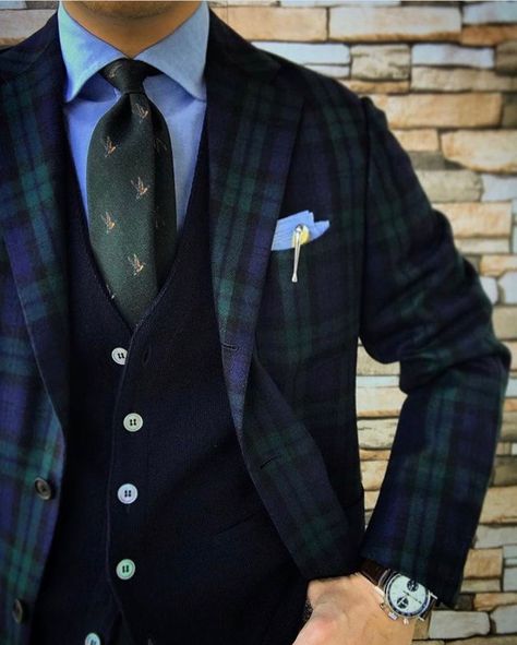 Gentleman Style Vintage Classy Mens Fashion, Gentleman Style Vintage Classy, Gentleman Style Vintage, Gentleman Style Accessories, Sweater Outfits Men, Sartorial Style, Elegance Fashion, Gentleman Outfit, Classy Suits