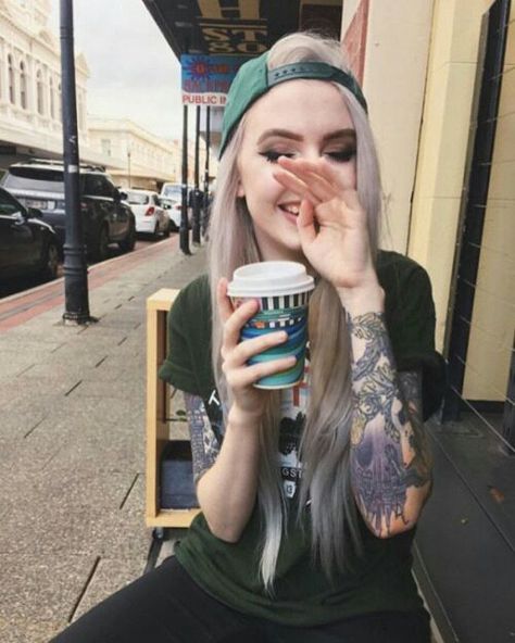 Skater Girl Outfits Grunge, Grunge Tattoo, Goth Outfit, Tattoo Girls, Skater Girl Outfits, Tattoed Girls, Inked Babes, Hot Tattoos, Scene Hair