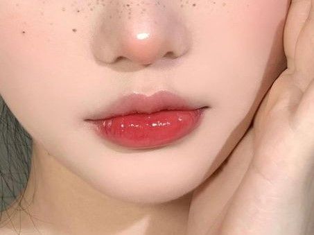 Lip Heart Shape, Lip Filler Shape Ideas Korean, Lips Claims For Dr, Heart Shaped Lips Aesthetic, Heart Lips Shape, Thick Lips Aesthetic, Asian Hair Medium Length, Lips Claim, Lips Subliminal