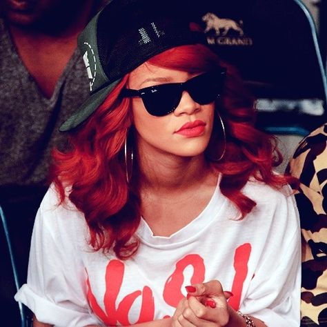 Red Hair Rihanna, Rihanna Red Hair, Rihanna Love, Rihanna Style, Rihanna Fenty, Mode Casual, Urban Looks, Nicki Minaj, Her Style