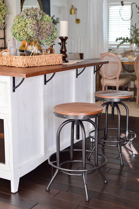 Love these rustic industrial spinning wood & metal bar stools paired with the cottage farmhouse kitchen island! Kitchen Islands Ideas With Seating, Industrial Farmhouse Kitchen, Diy Brick Wall, Kitchen Island Makeover, Farmhouse Kitchen Lighting, Small Kitchen Island, Farmhouse Kitchen Island, Large Kitchen Island, Modern Kitchen Island