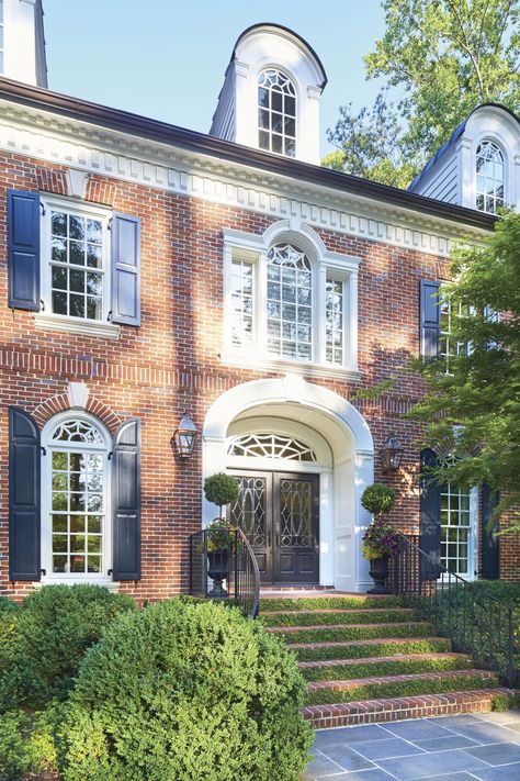 Georgian Style Homes, Black Shutters, Georgian Architecture, Atlanta Homes, Georgian Homes, Southern Home, Country Style Homes, Country House Decor, Brick House